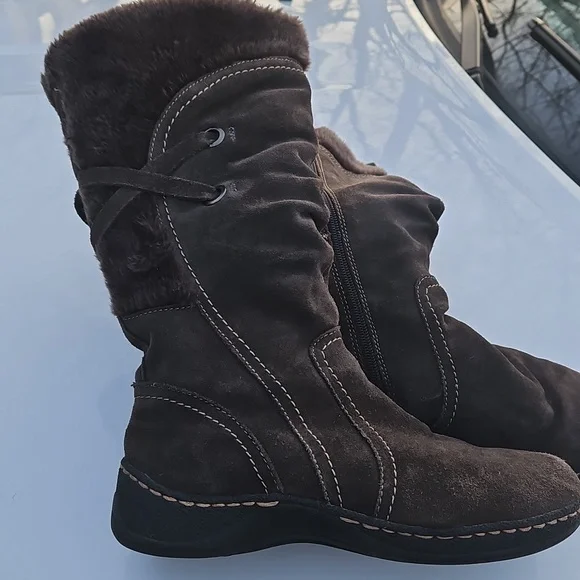 Womens' Eventure Bare Traps Stay Dry System Faux Fur Flat Boots - Picture 7 of 10